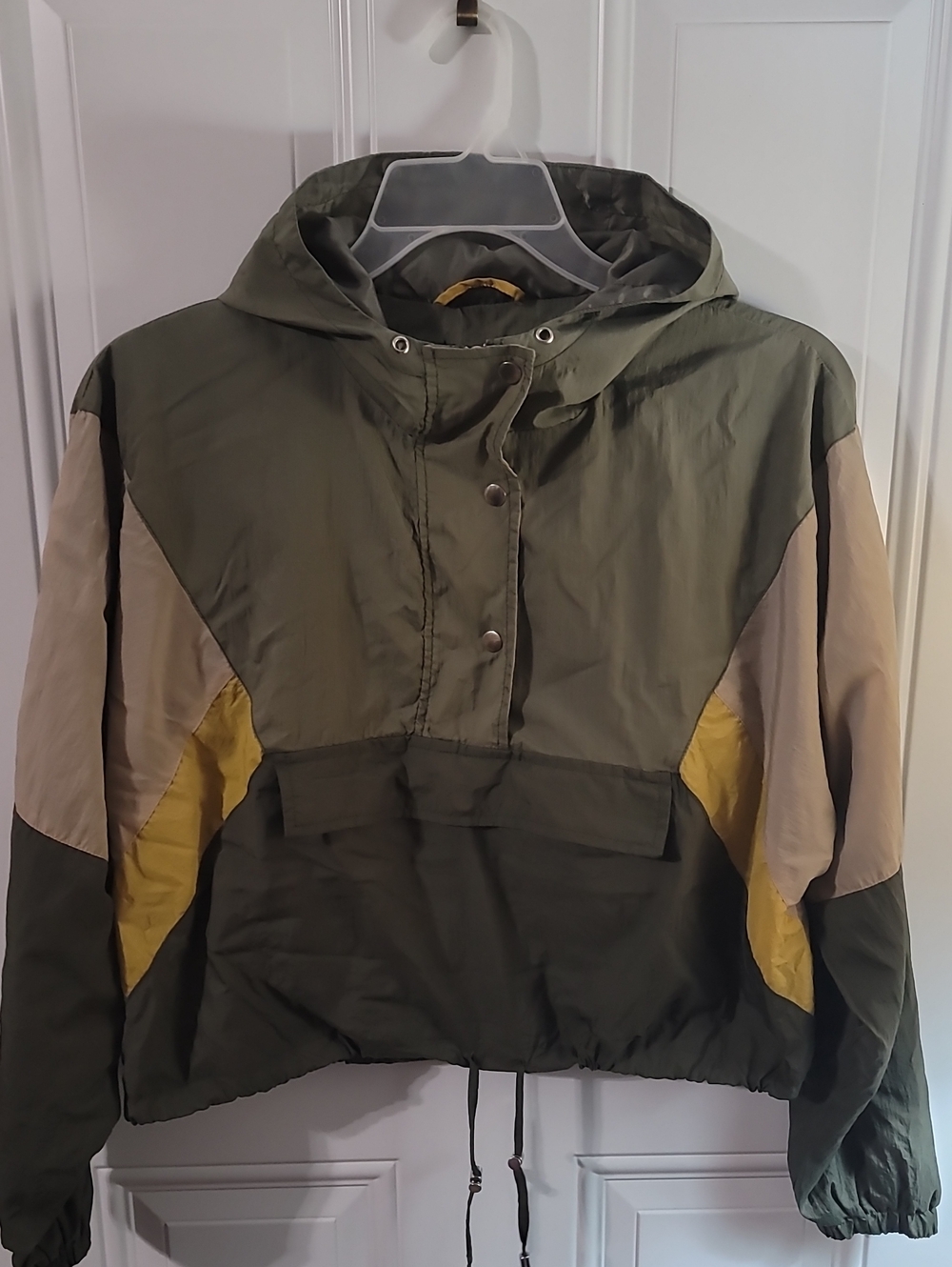 Rue21 Colorblock Hooded Utility Windbreaker in Olive, Dark Green, Beige & Yellow - Picture 7 of 14